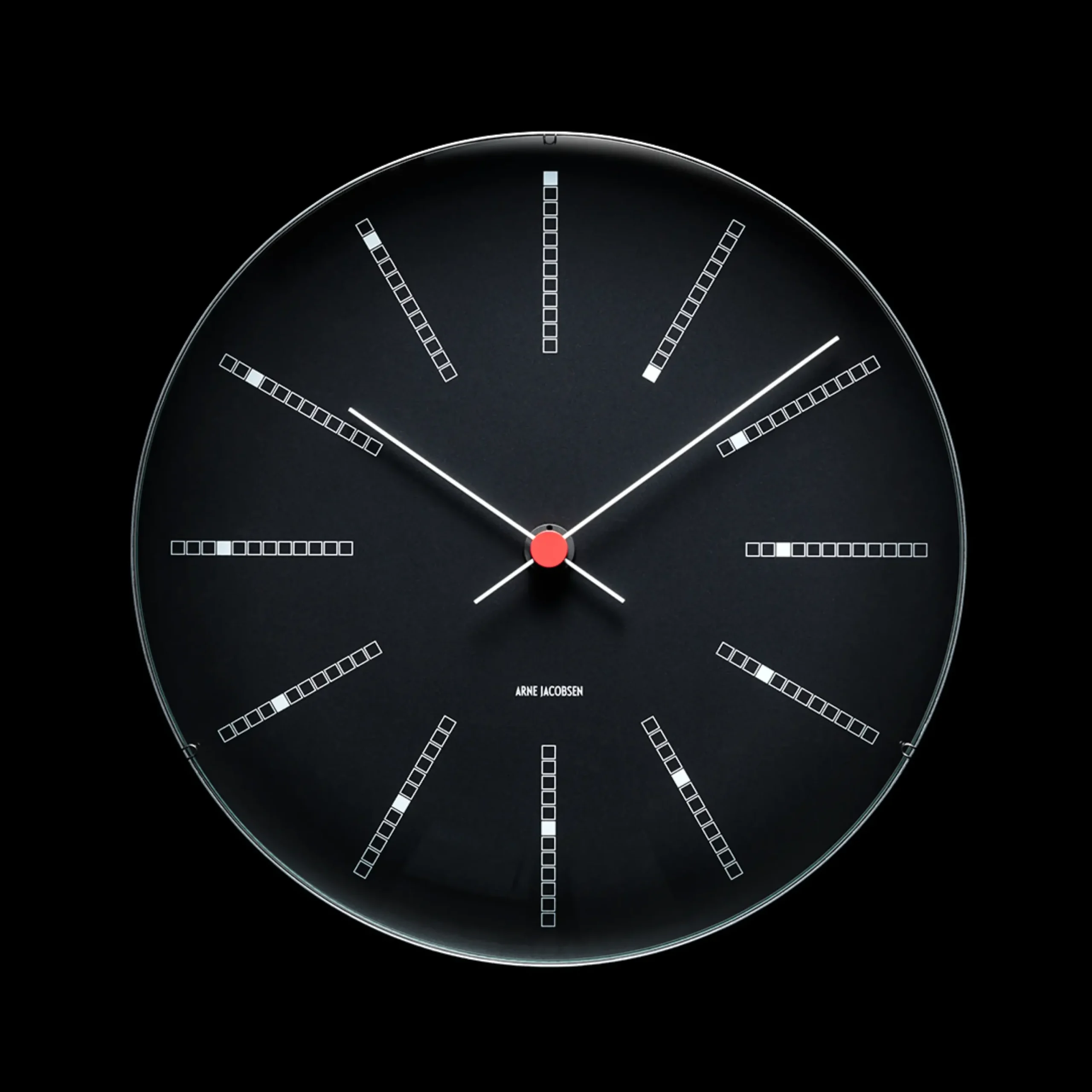 Arne Jacobsen Clocks Vægur Ø29 cm i sort | Køb her