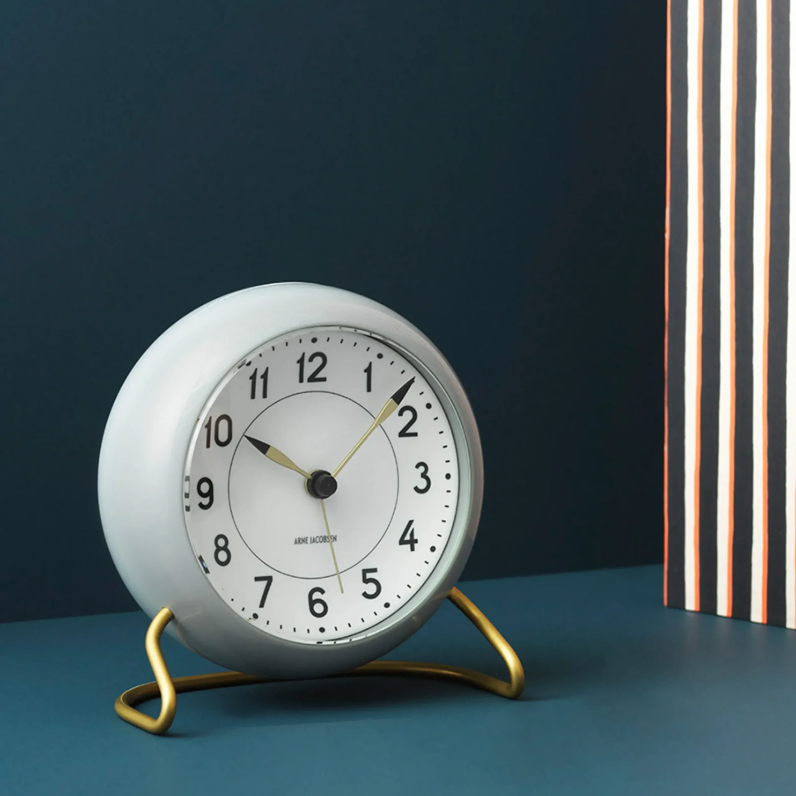 Arne Jacobsen Station Bordur Ø11 cm grå/hvid | Køb her