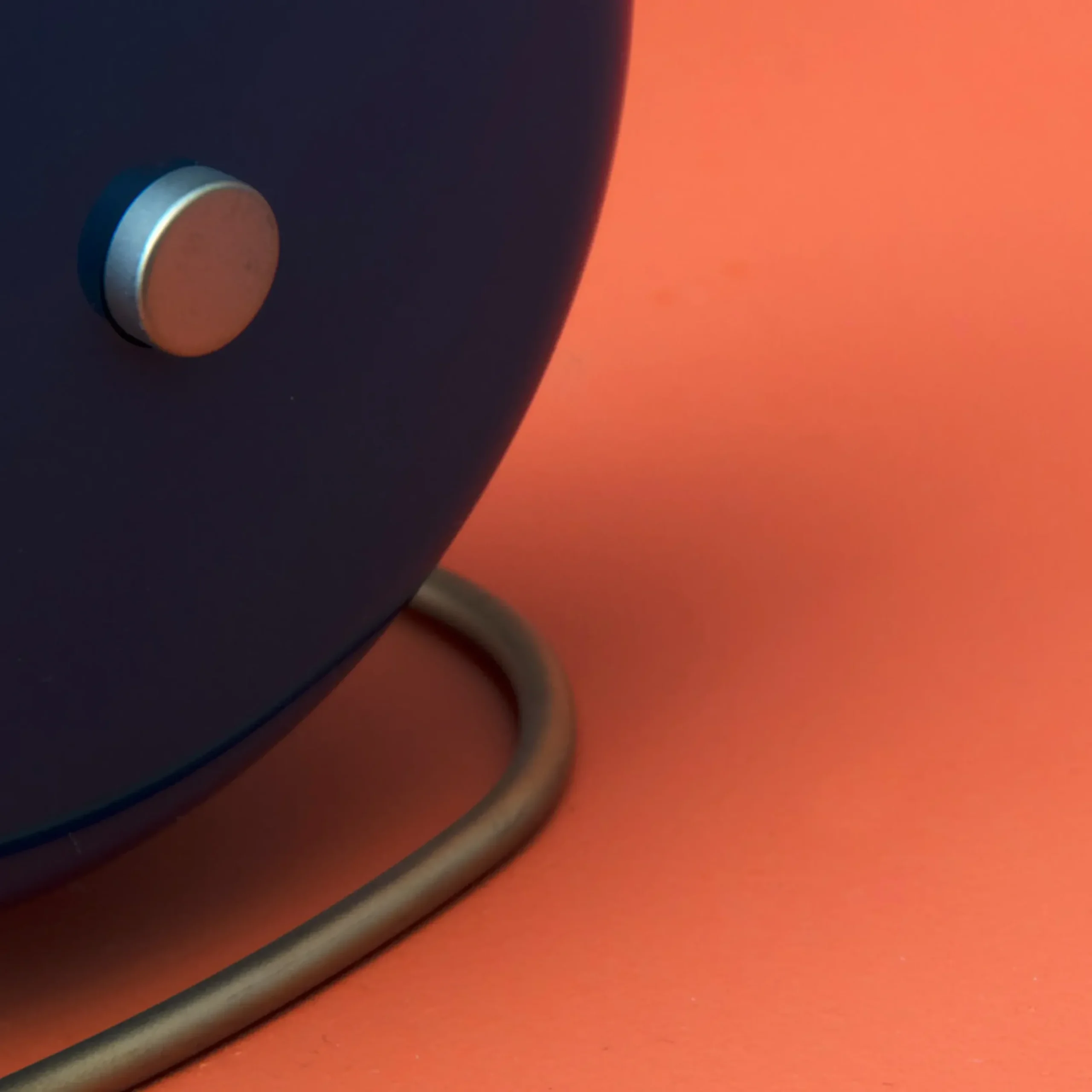Arne Jacobsen Station Bordur Ø11 cm petroleum/hvid | Køb her