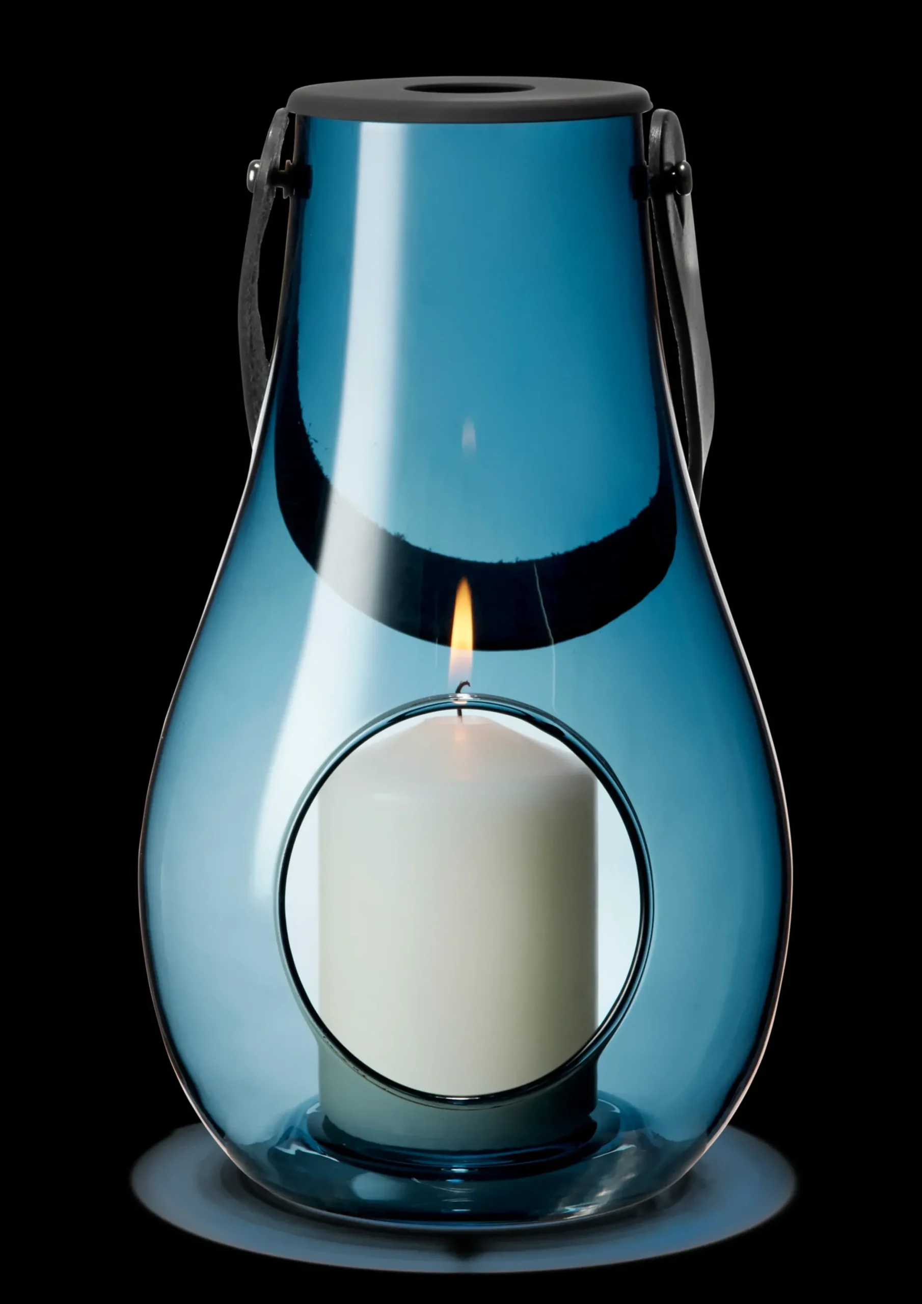 Holmegaard Design With Light Lanterne H25 mørk blå | Køb her