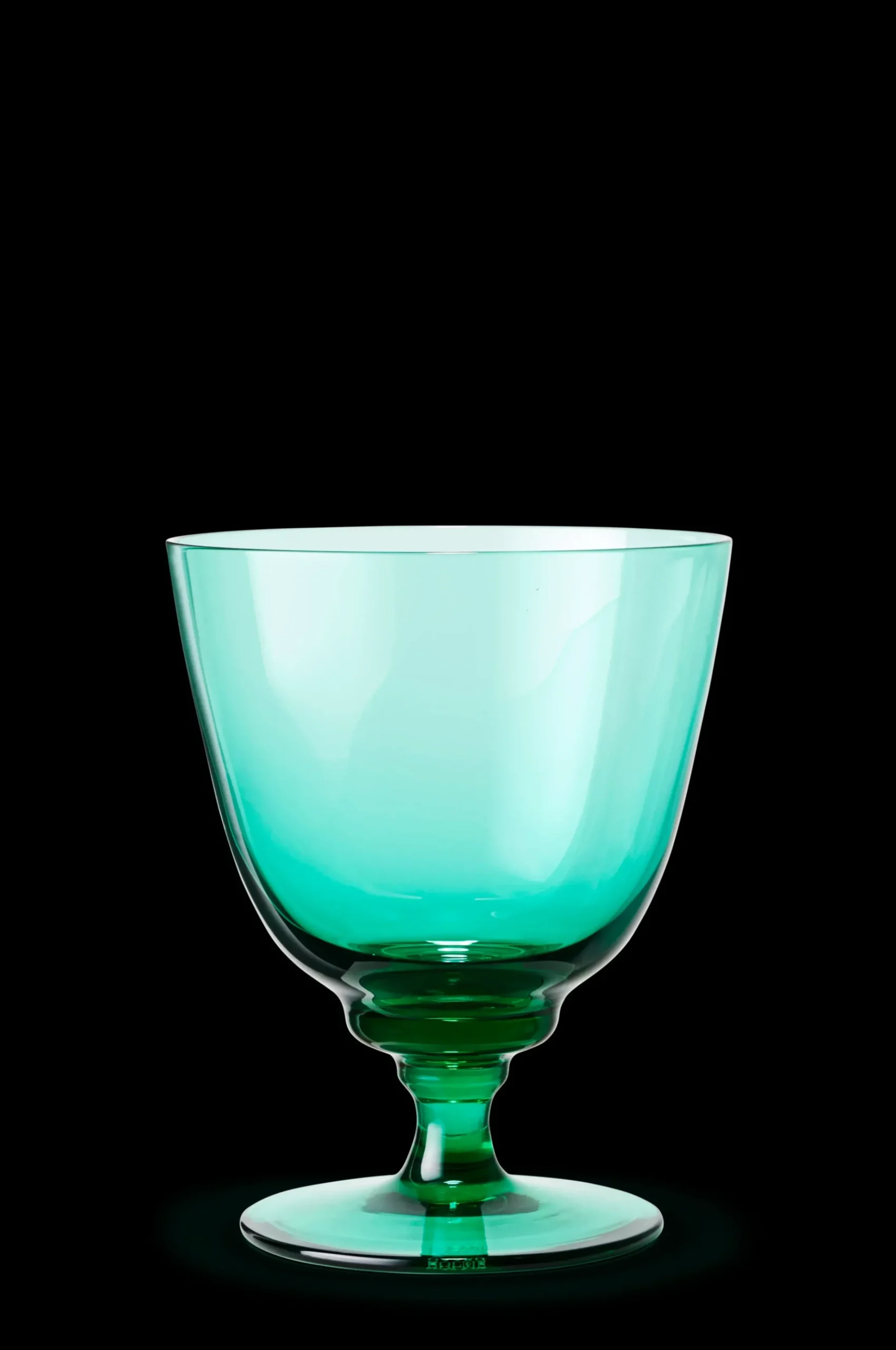Holmegaard Flow Glas på fod 35 cl emerald green | Køb her
