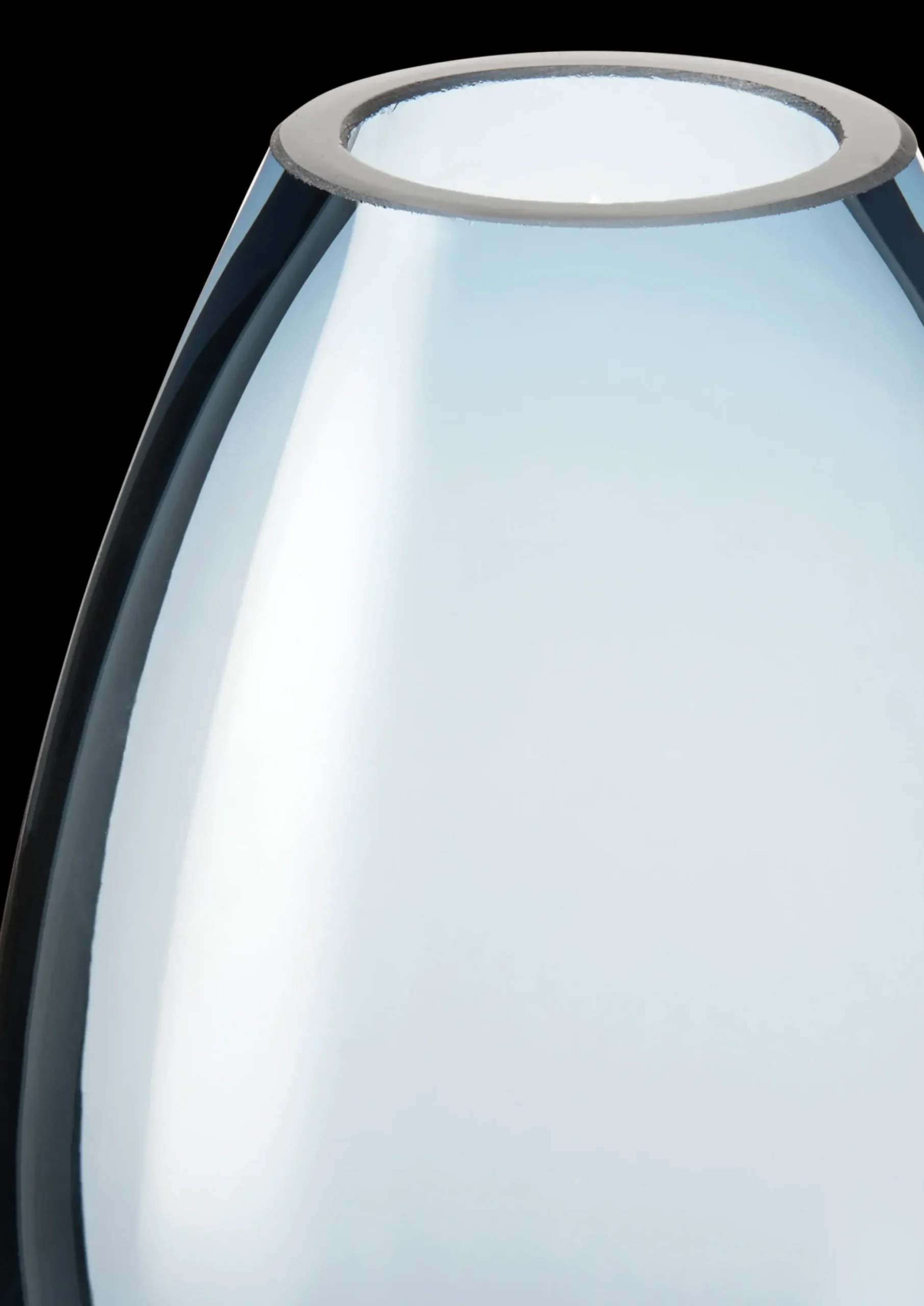 Holmegaard Vase H11.5 cm i blå fra serien Cocoon | Køb her
