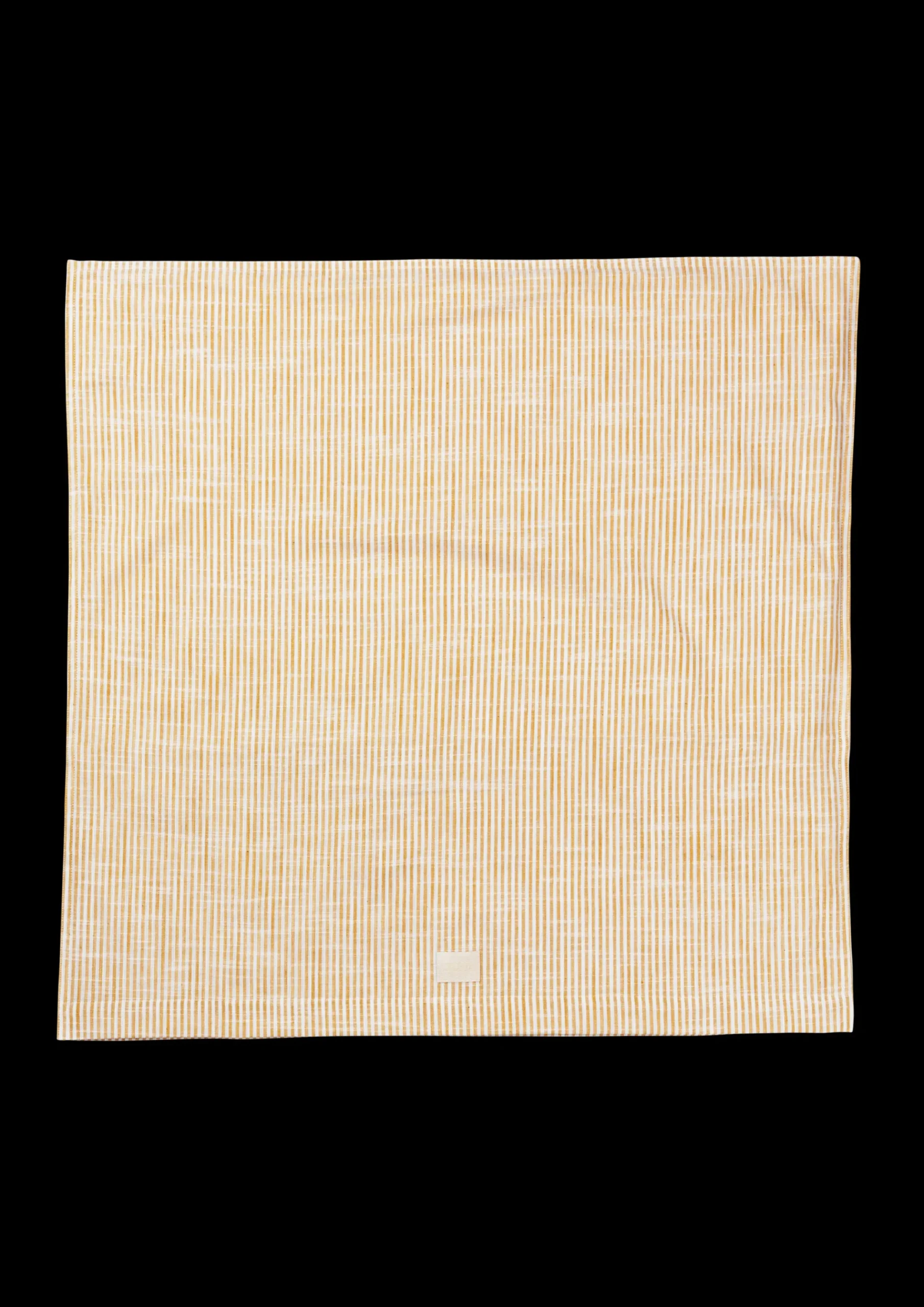 JUNA Monochrome Lines Pudebetræk 63x60 cm okker/hvid