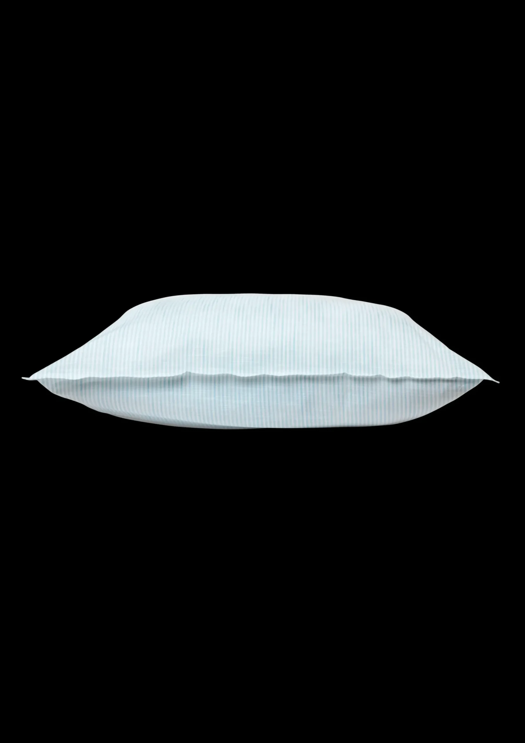 JUNA Monochrome Lines Pudebetræk 63x60 cm lys blå/hvid