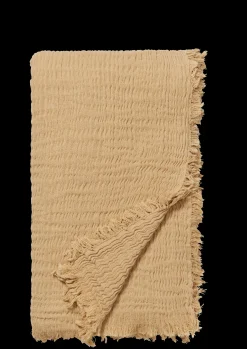 JUNA Sengetæppe 240x260 cm i sand fra serien Reloved
