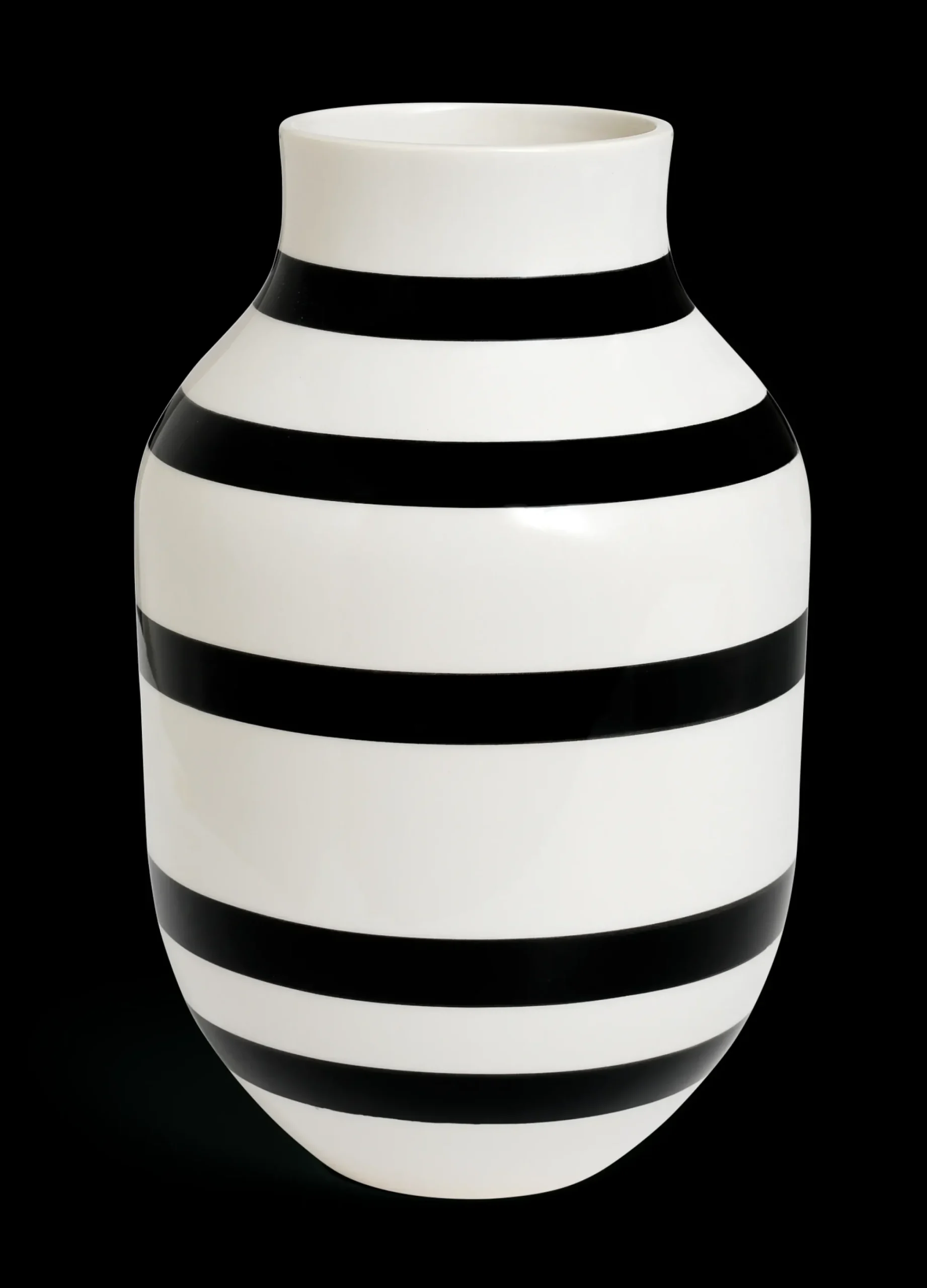 Kähler Vase H31 cm i sort fra serien Omaggio | Køb her