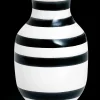 Kähler Vase H12.5 cm i sort fra serien Omaggio | Køb her