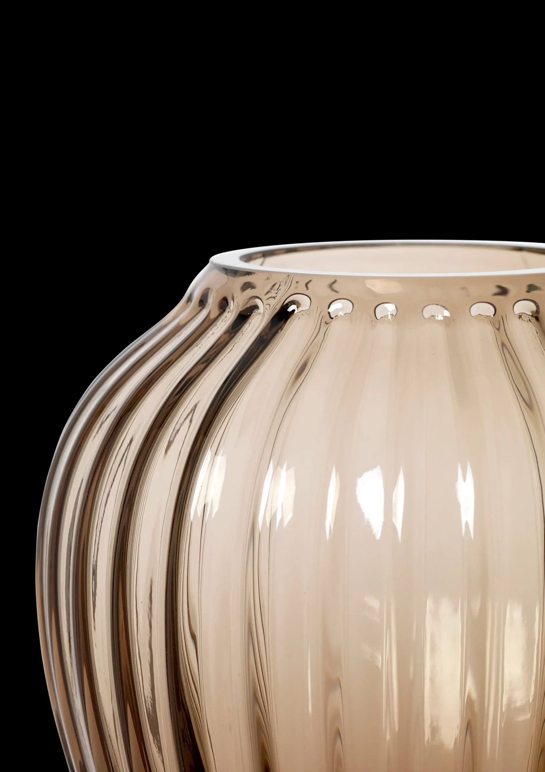 Kähler Vase H14 cm i træ fra serien Hammershøi | Køb her