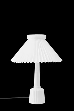 Lyngby Porcelæn Esben Klint Lampe EU stik H44 hvid | Køb her