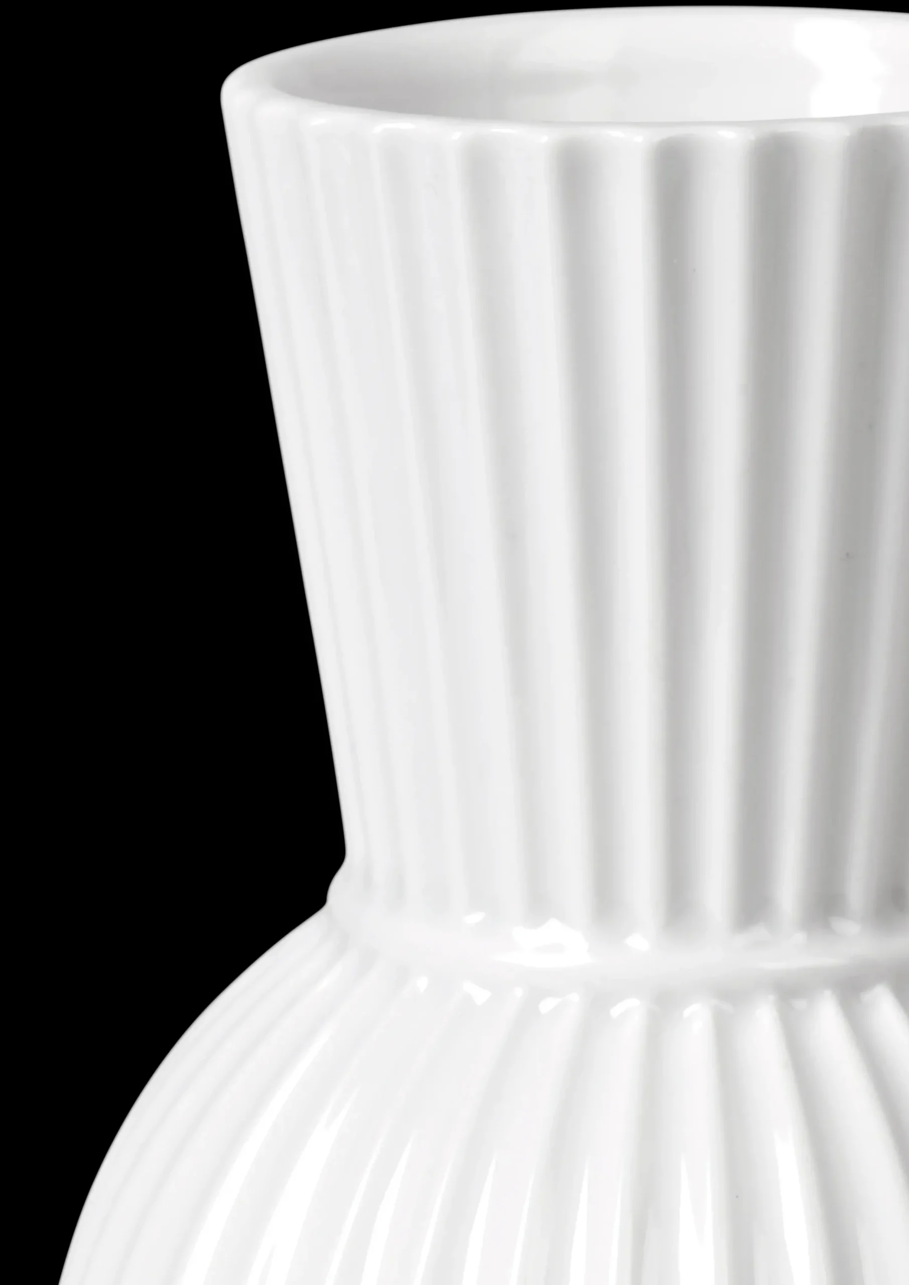 Lyngby Porcelæn Lyngby Tura Vase H18 hvid porcelæn | Køb her