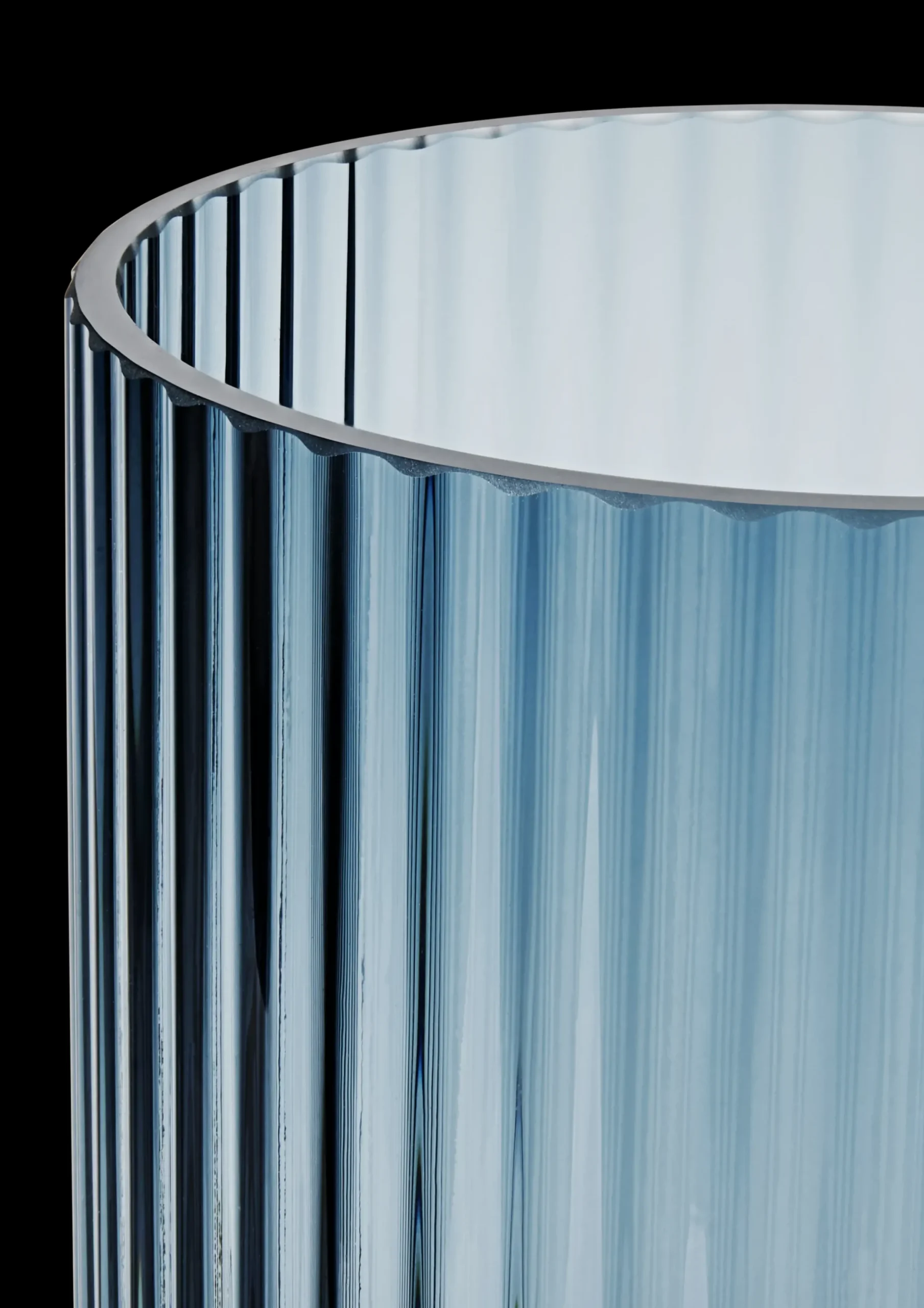 Lyngby Porcelæn Lyngby Vase midnight blue mundblæst glas