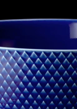 Lyngby Porcelæn Rhombe Color Serveringsskål Ø22 cm mørk blå