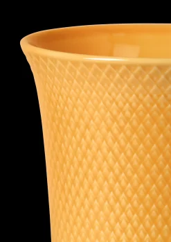 Lyngby Porcelæn Rhombe Color Vase H20 gul porcelæn | Køb her