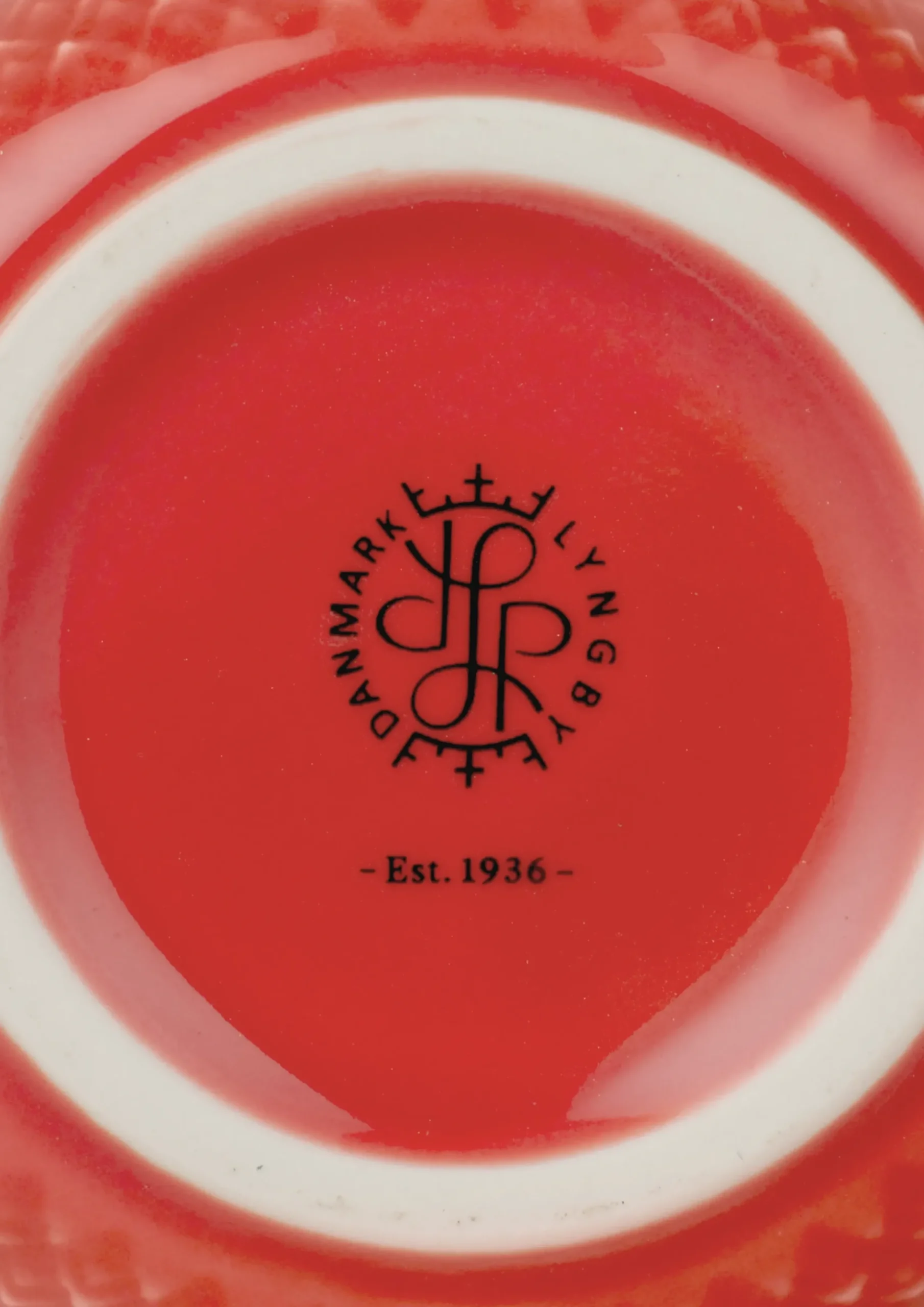 Lyngby Porcelæn Rhombe Color Krus 33 cl koral | Køb her