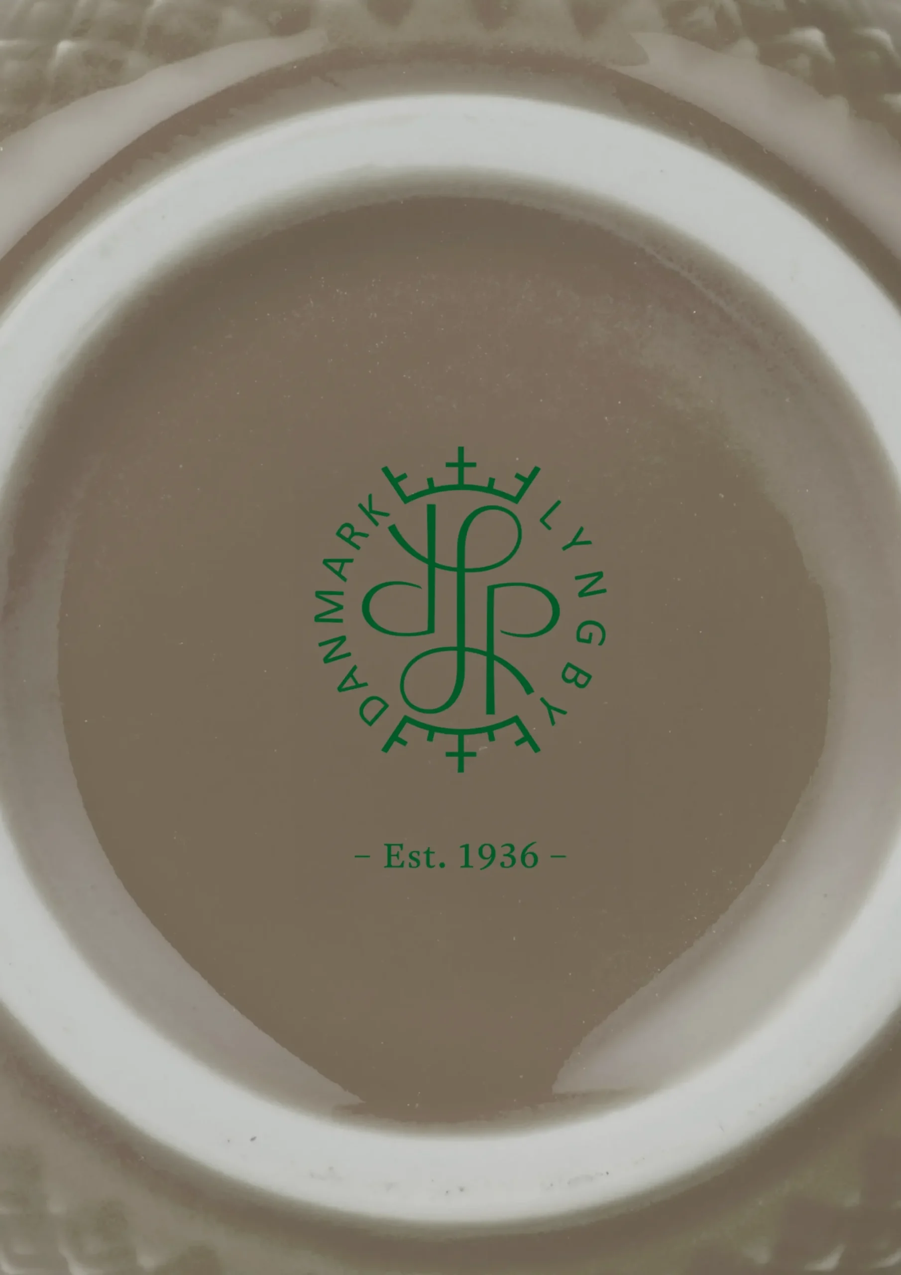 Lyngby Porcelæn Rhombe Earth Krus med hank 39 cl clay