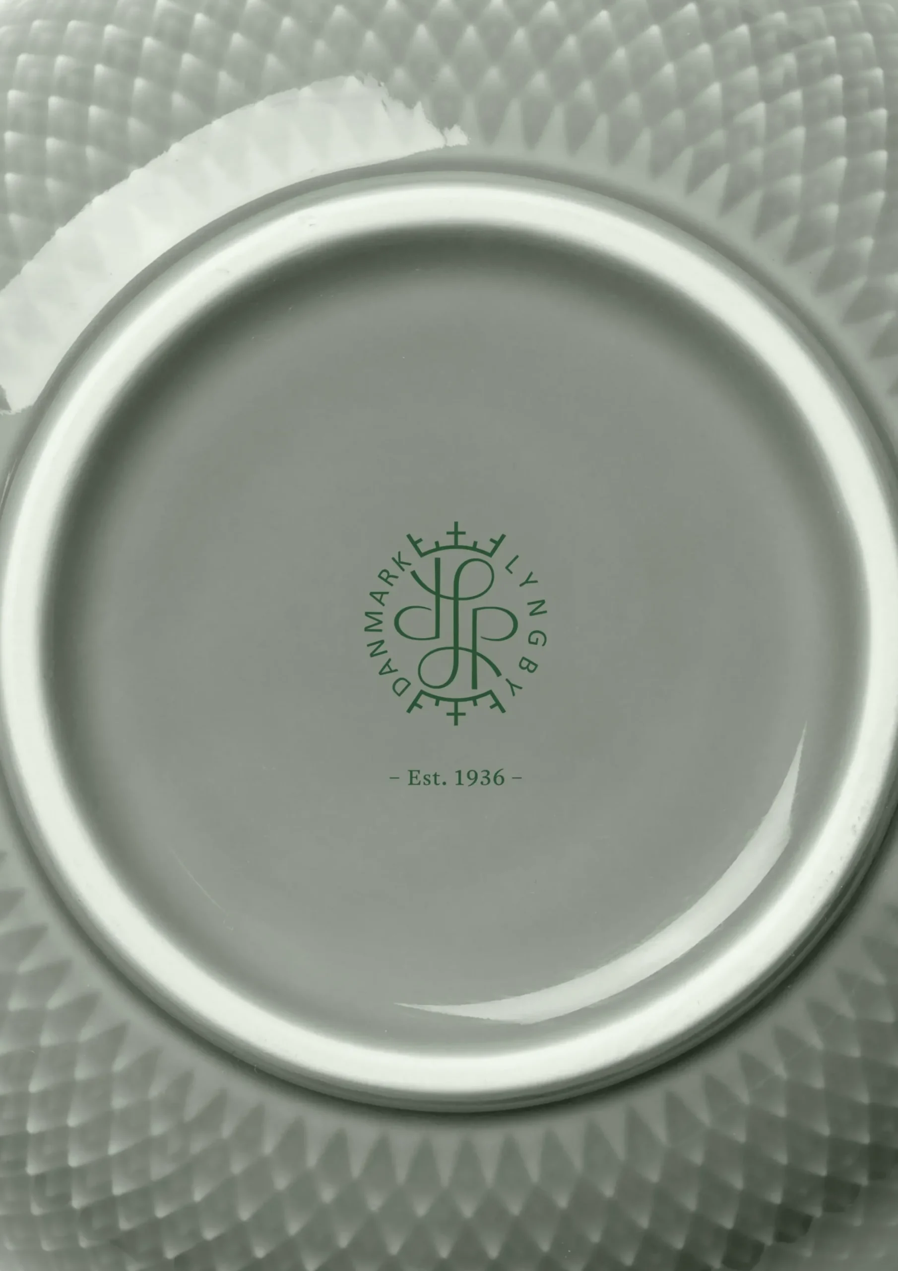 Lyngby Porcelæn Rhombe Earth Skål Ø13 cm moss | Køb nu