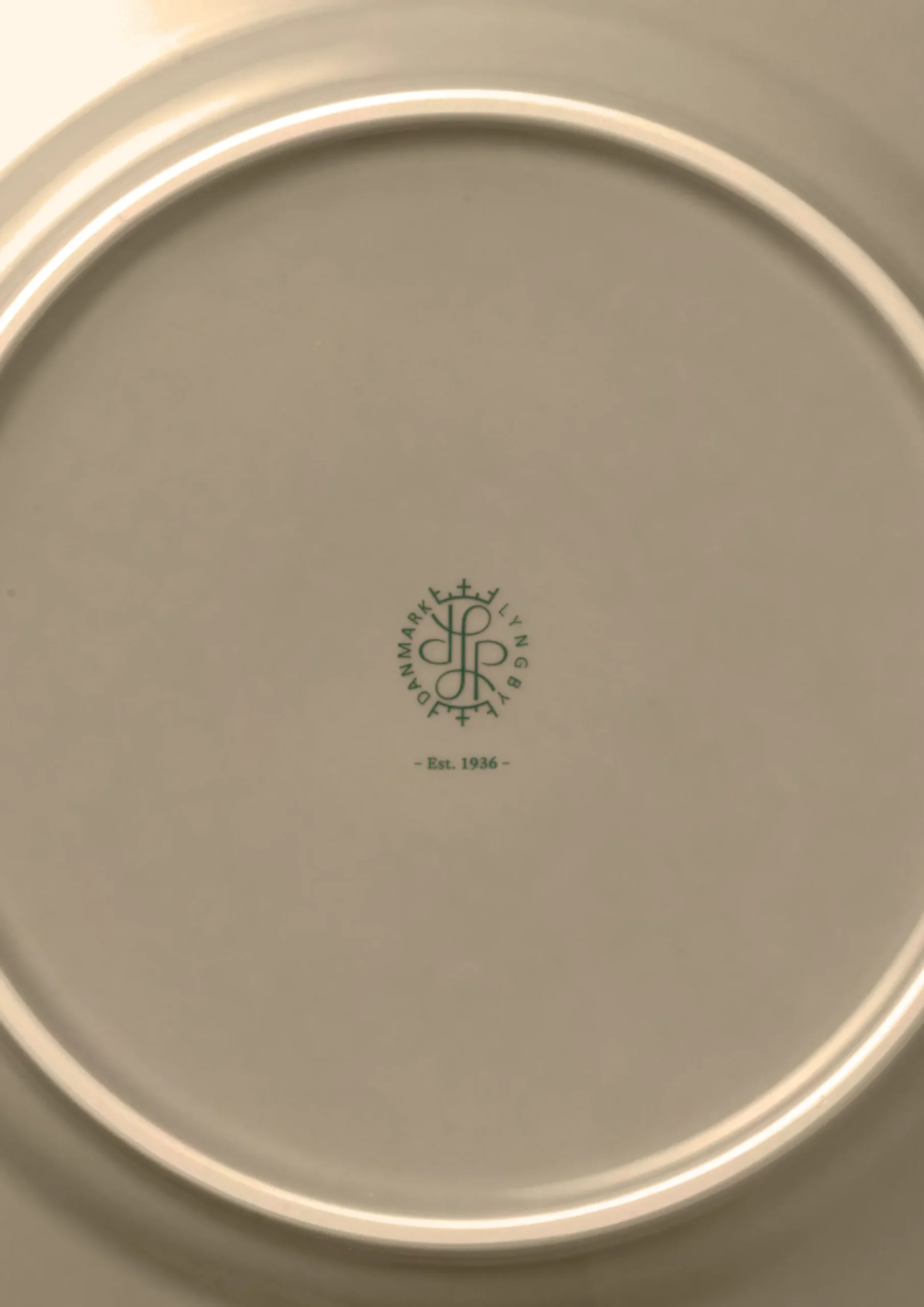 Lyngby Porcelæn Rhombe Earth Frokosttallerken Ø23 cm clay