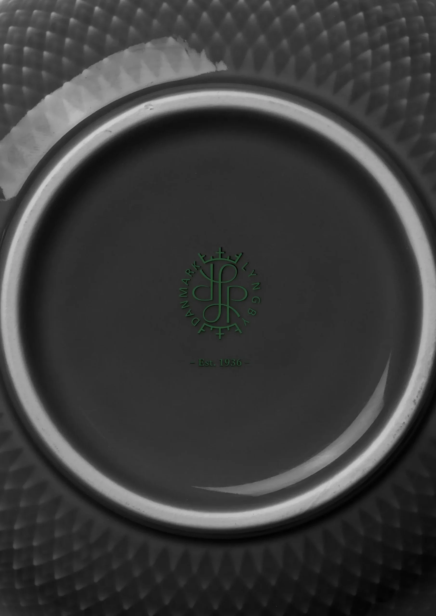 Lyngby Porcelæn Rhombe Earth Skål Ø11 cm slate | Køb nu